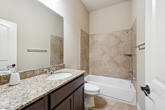 Building Photo - 1917 Cayman Bend Ln