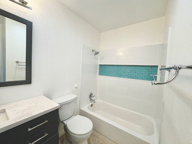 Building Photo - Adorable Newly Renovated 2 Bedroom 1 Bath ...