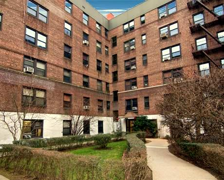 Primary Photo - 300 Hayward Ave