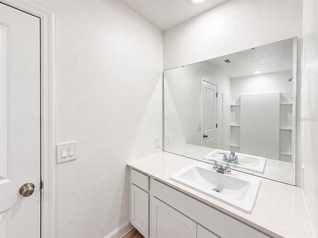 Building Photo - 6472 Domizio Dr