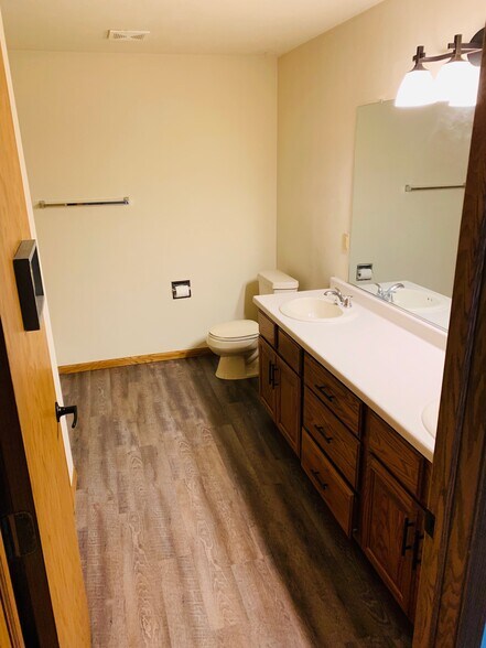 Building Photo - 371 Winnebago Ct