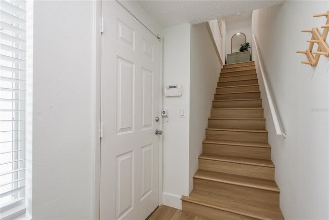 Building Photo - 320 Island Way