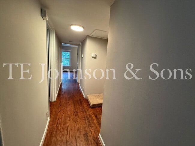 Building Photo - A Great Home Is Waiting For You!
