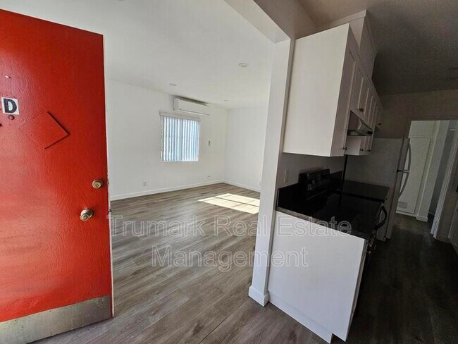 Primary Photo - 2936 Honolulu Ave