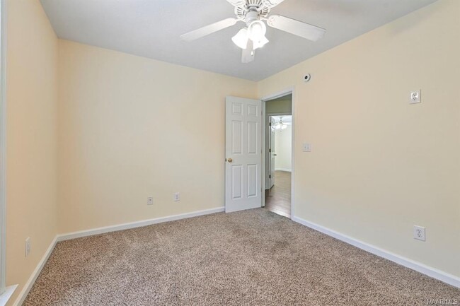 Building Photo - 3830 Claiborne Cir