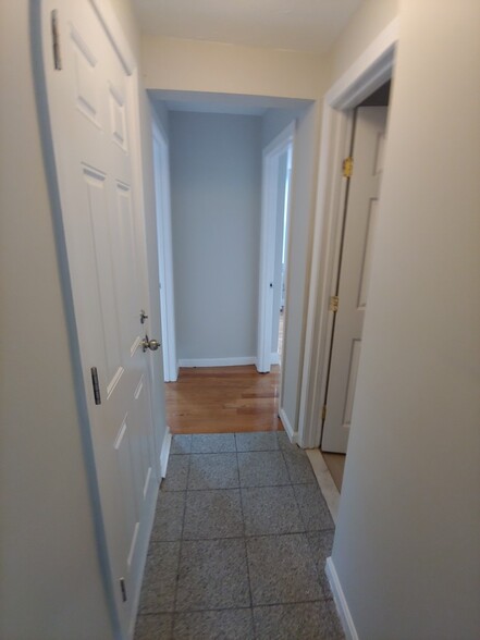 Building Photo - 144 Hemenway St