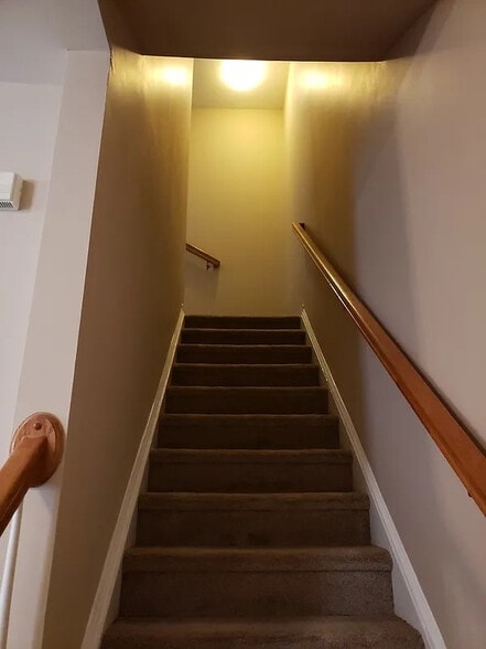 Building Photo - Room in Townhome on McGoogan Ln