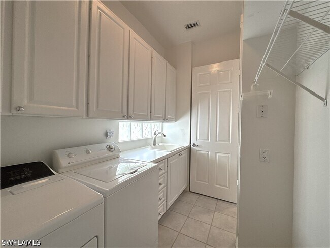 Building Photo - 4402 Novato Ct