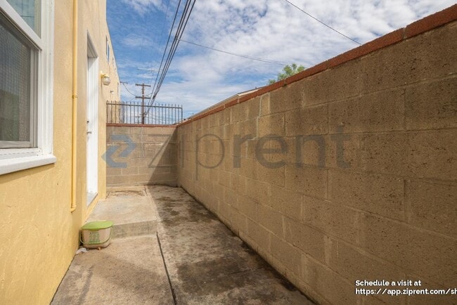 Building Photo - 3313 Herman Ave