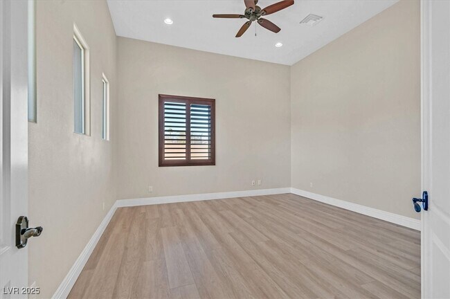 Building Photo - 5790 Aspen Falls Cir