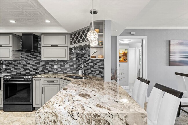 Building Photo - 2425 Presidential Way