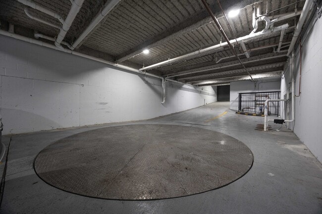 Building Photo - 3253 N Elston Ave