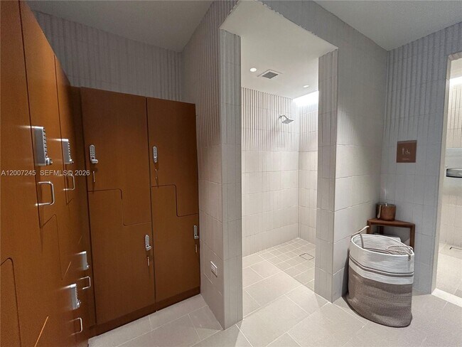 Building Photo - 175 SE 25th Rd