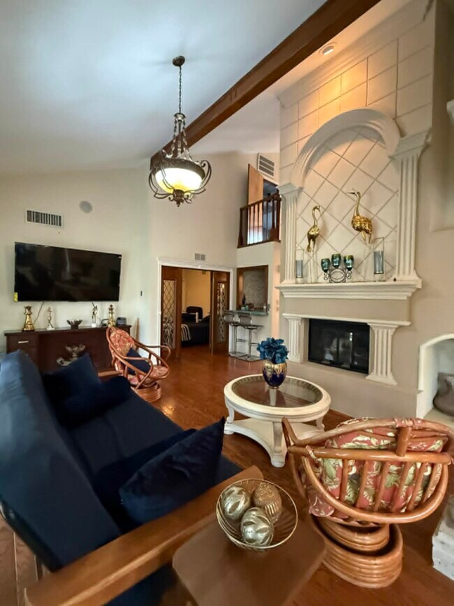 Building Photo - 3110 Jacaranda Dr