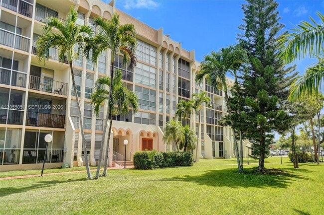 Building Photo - 2000 Atlantic Shores Blvd