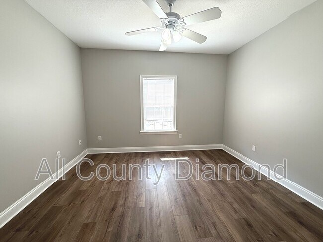 Building Photo - 12207 Lyndell Plantation Dr