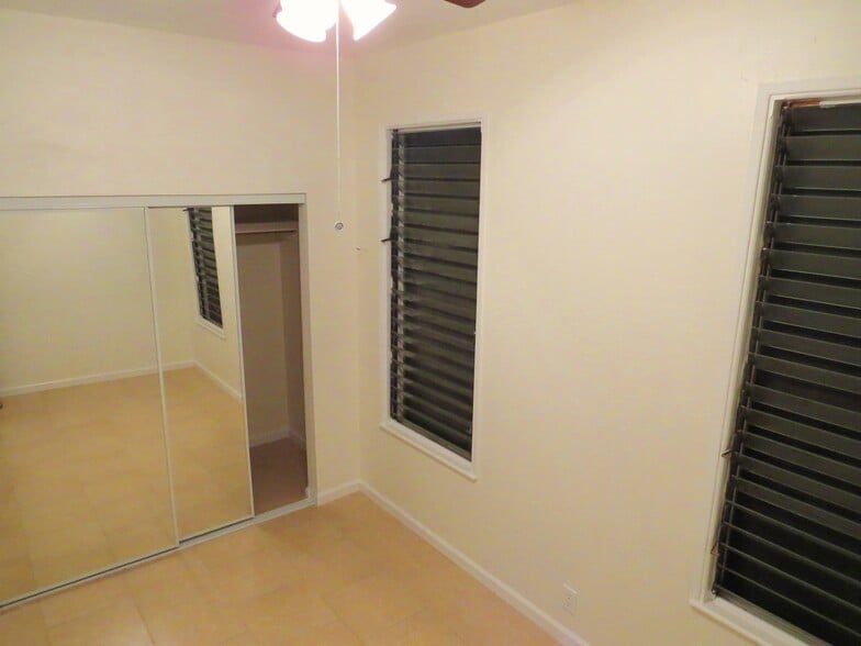 Building Photo - 15-1414 24th Ave