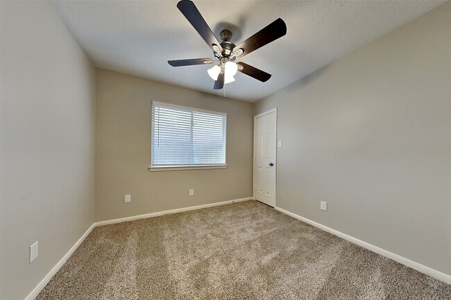 Building Photo - 31115 Perlican Dr