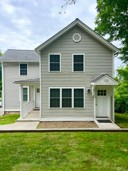 Primary Photo - 173 Butternut St