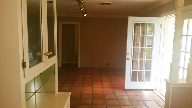 Building Photo - Nordberg 542