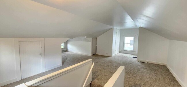Building Photo - Fully Renovated Home! 3 Bedroom with Basem...