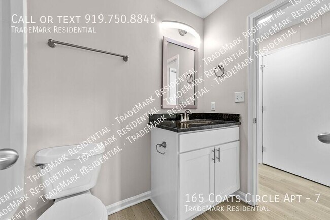 Building Photo - 165 Coats Cir