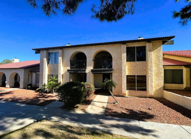 Building Photo - 2045 S 14th Ave