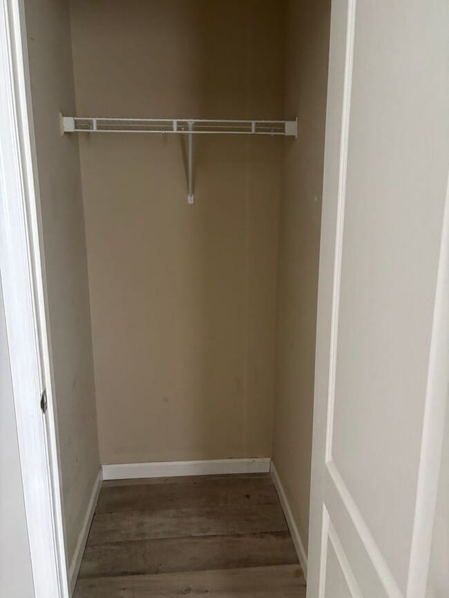 Building Photo - 2 Bedroom Townhouse