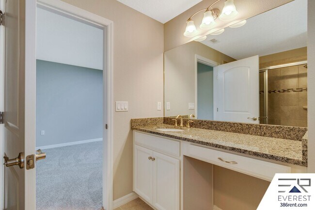 Building Photo - FULLY FENCED 4/3/2 IN DESIRABLE SEMINOLE WOODS