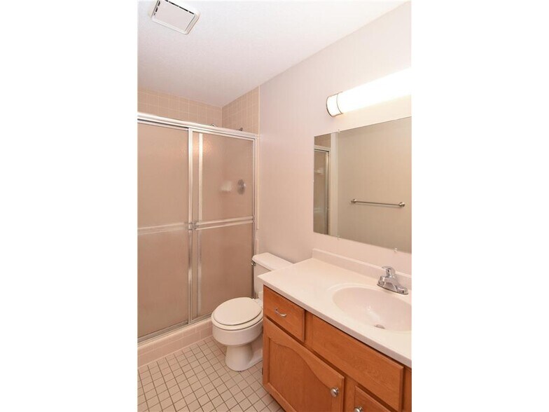 Building Photo - 7635 Edinborough Way