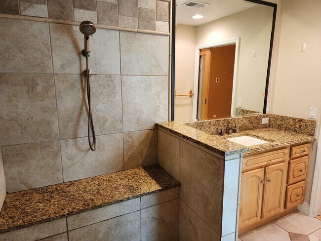 Building Photo - 2153 Royal Poinciana Blvd