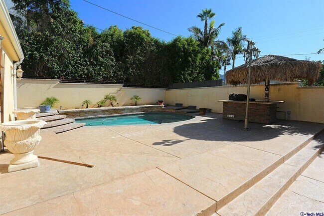 Building Photo - 430 N Bel Aire Dr