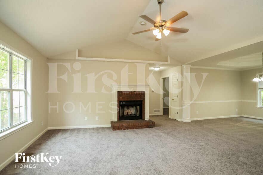 Building Photo - 703 Hearthstone Crossing