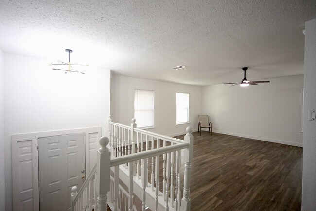 Building Photo - 5819 Flax Bourton St