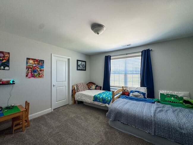 Building Photo - Stunning 4 Bed 2.5 Bath Home in Cameron with Fenced Yard
