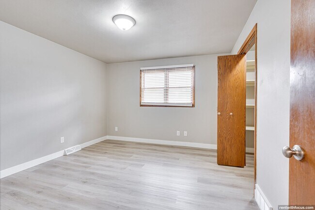 Building Photo - 1500 W Pershing St