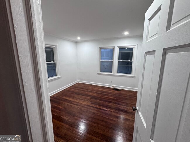 Building Photo - 1604 Steele Dr NW