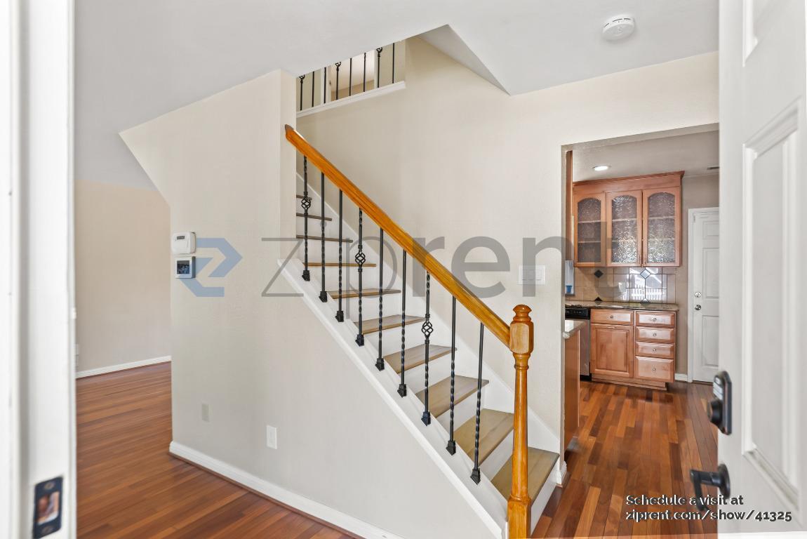 Building Photo - 35685 Terrace Dr