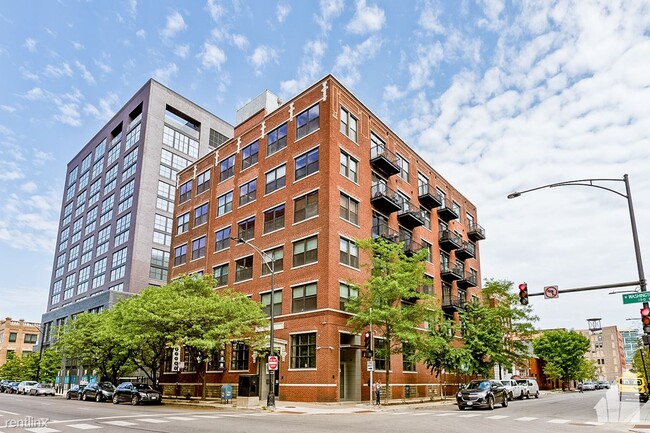 Building Photo - 1 br, 1.5 bath Condo - 106 N Aberdeen St