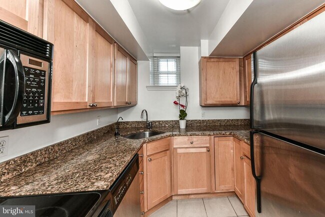 Building Photo - 2630 Adams Mill Rd NW