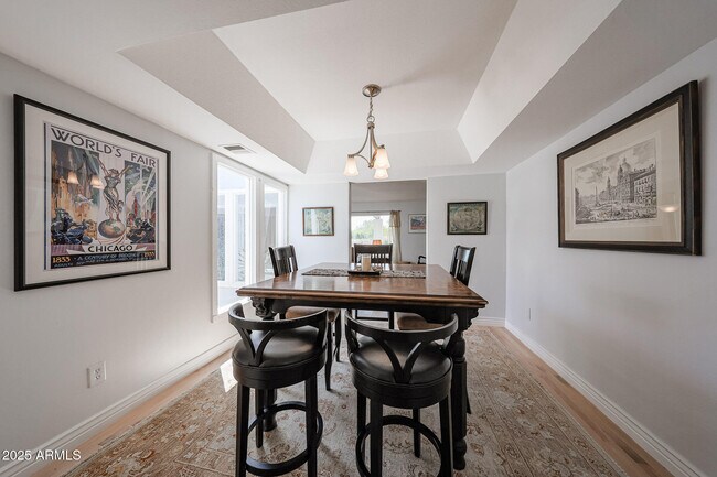 Building Photo - 601 E Forest Hills Dr