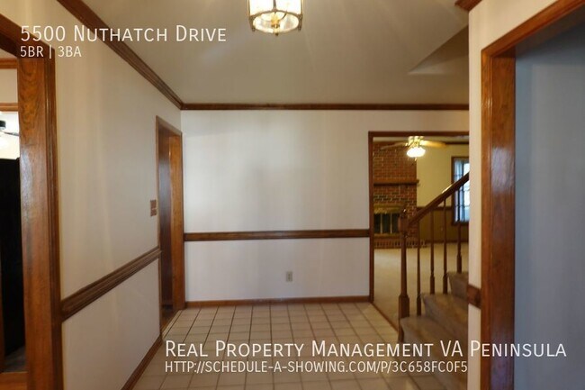 Building Photo - Spacious 5 bedrooms house in Rolling Woods...