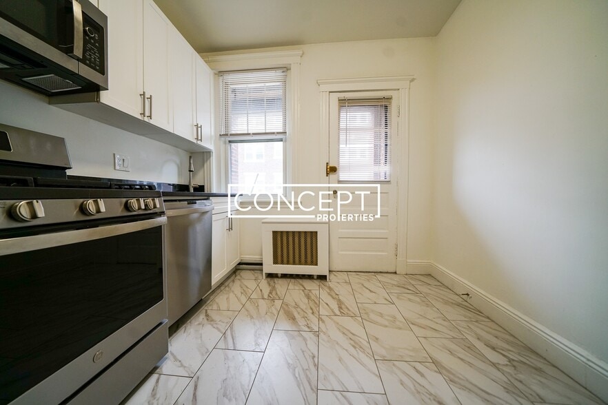 Building Photo - 58 Selkirk Rd