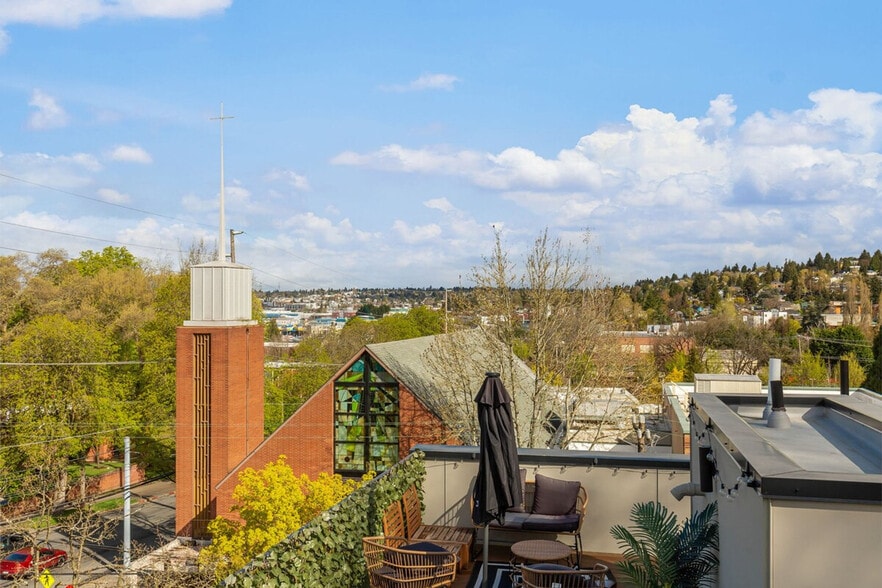 Building Photo - 65 W Dravus St