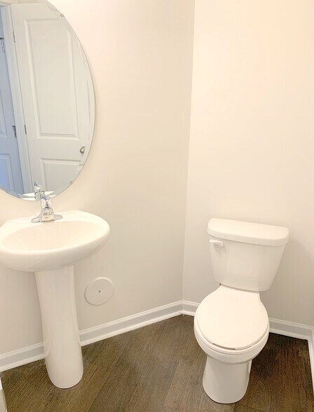Powder Bathroom - 6115 Guildford Hill Ln