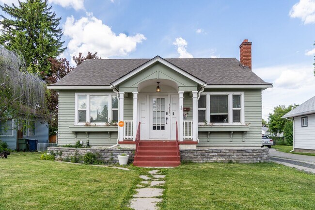 Building Photo - 3 Bed 1 Bath Single Family Home on Spokane...