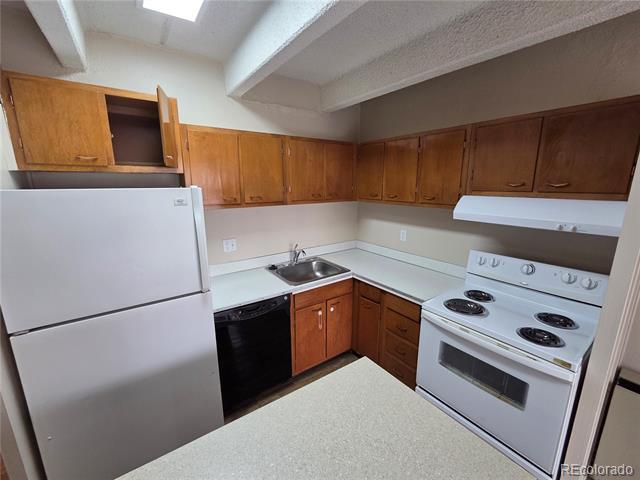 Building Photo - 4155 E Iowa Ave