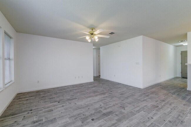 Building Photo - 234 Bastian Ln