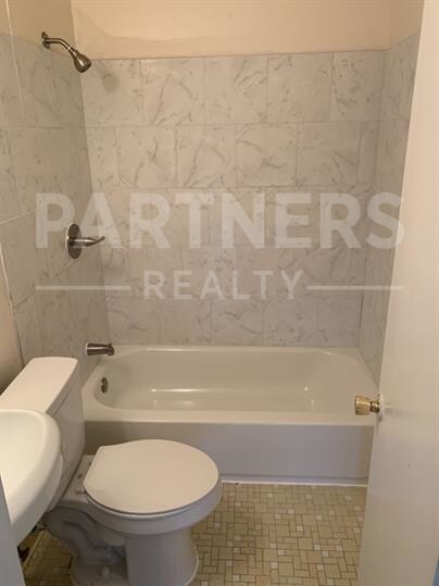 Building Photo - 508 Upton Rd