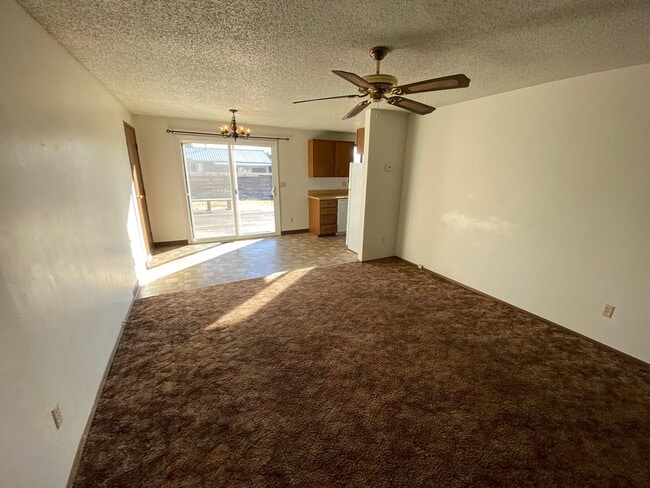 Building Photo - Cozy 3 Bedroom 1 Bath Home with Large Yard & 1 Car Attached Garage